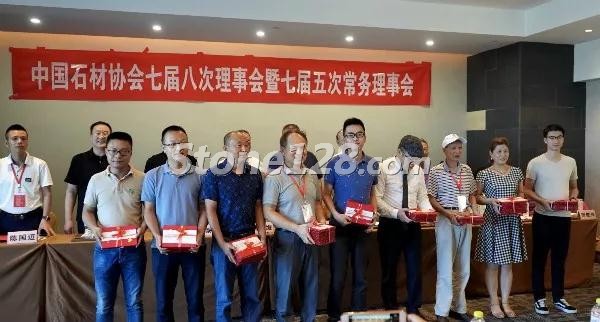 点击打开原图